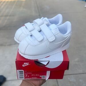 Nike Kids White Velcro Sneakers